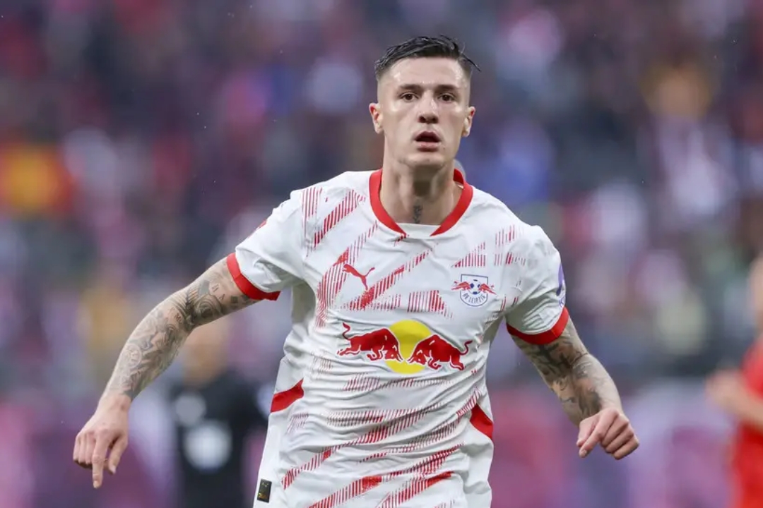 包含拜仁慕尼黑今晨扳平良机；志在德国杯名次提升；管理层满意；身体对抗强度拉满的词条